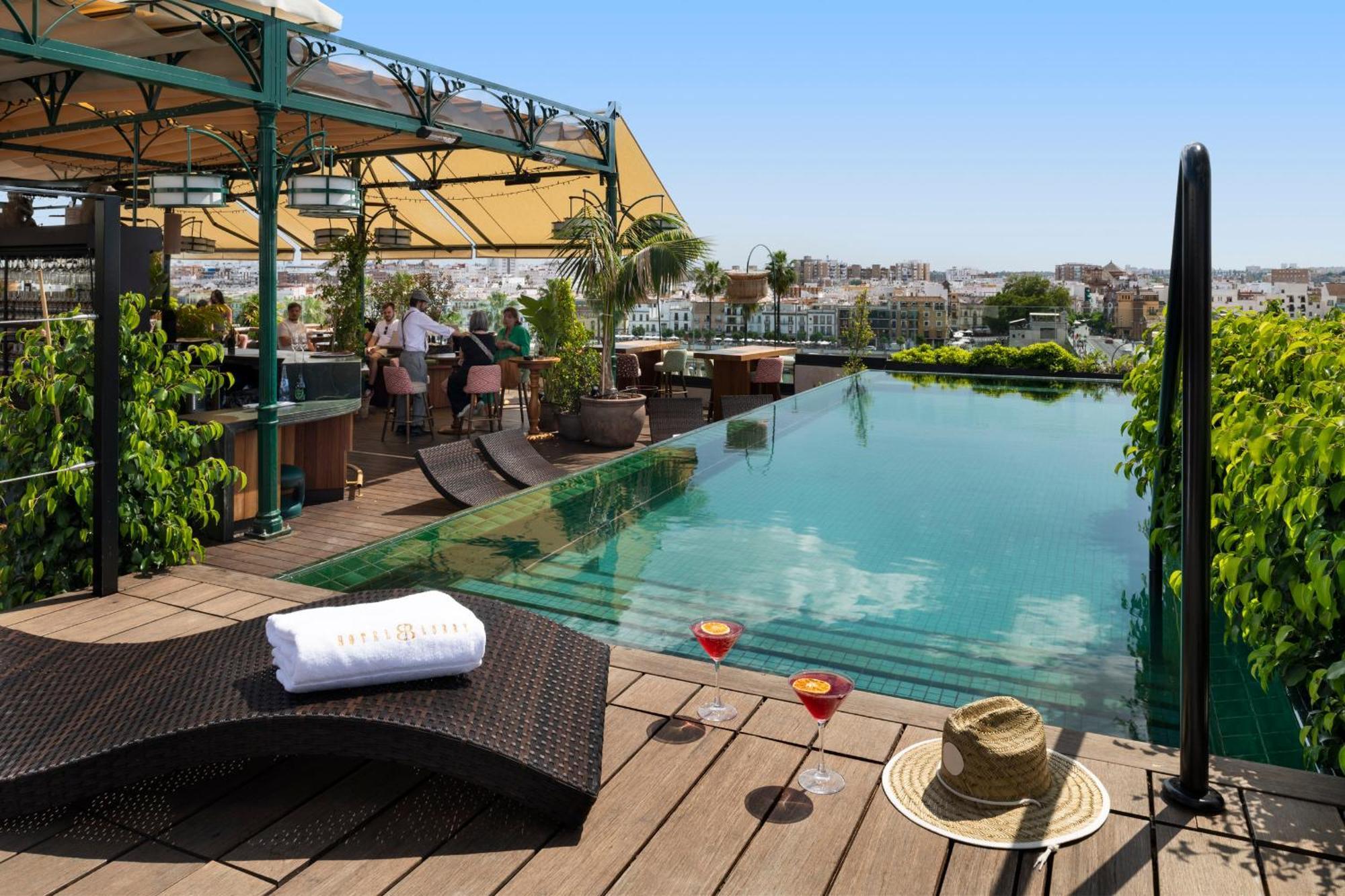 Hotel Lobby Seville Ngoại thất bức ảnh Rooftop pool