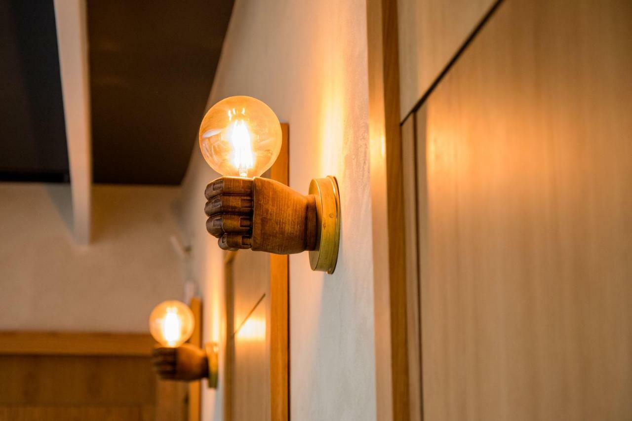 Hotel Lobby Seville Ngoại thất bức ảnh Wall lights